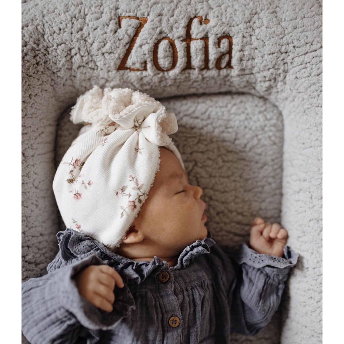 Muzpony Teddy – grijs gepersonaliseerd babynest, bontcocon met naam/inscriptie foto 2