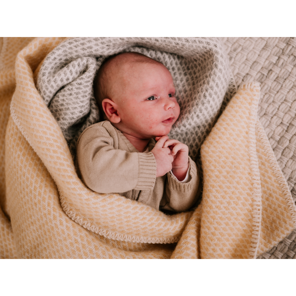 Pure Baby Love Wiegdeken wol - Zacht geel foto 3