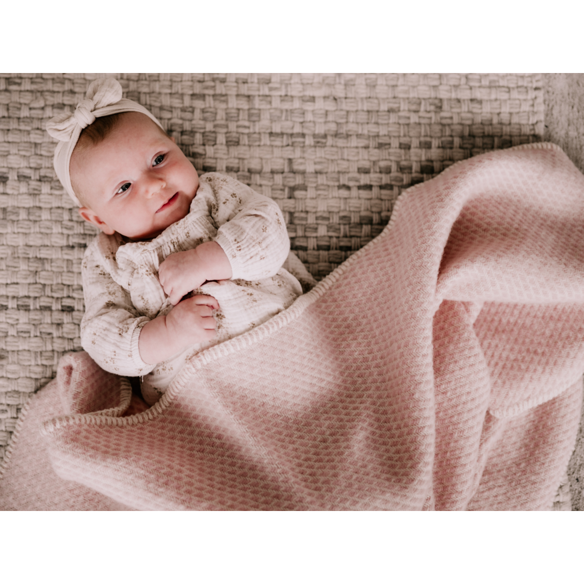 Pure Baby Love Ledikantdeken wol - Zacht roze foto 4
