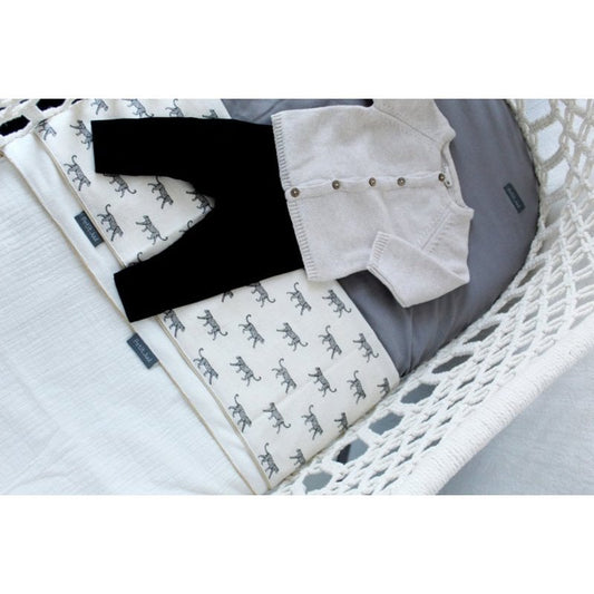 Petit Juul Wiegdeken off white