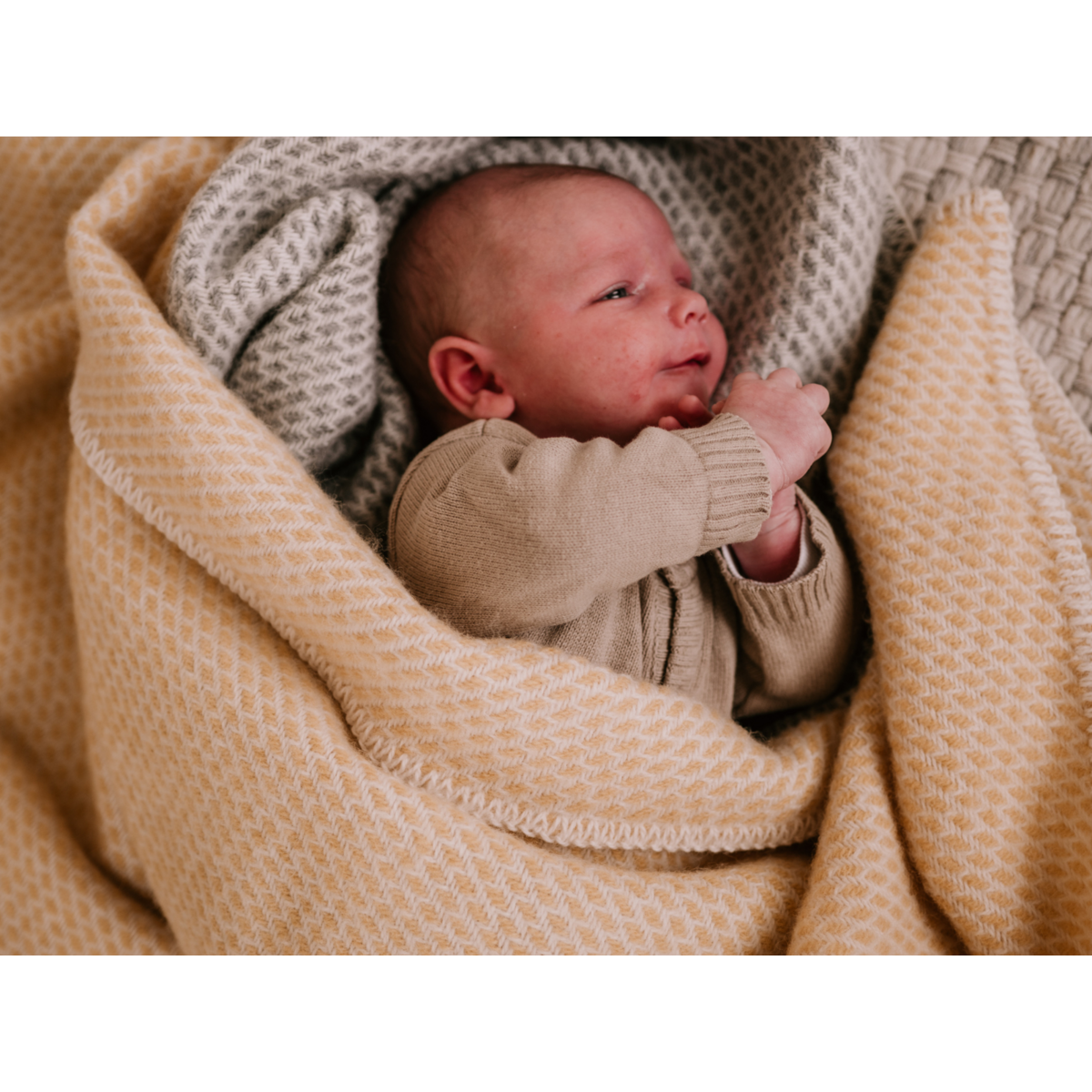 Pure Baby Love Ledikantdeken wol - zacht geel foto 2