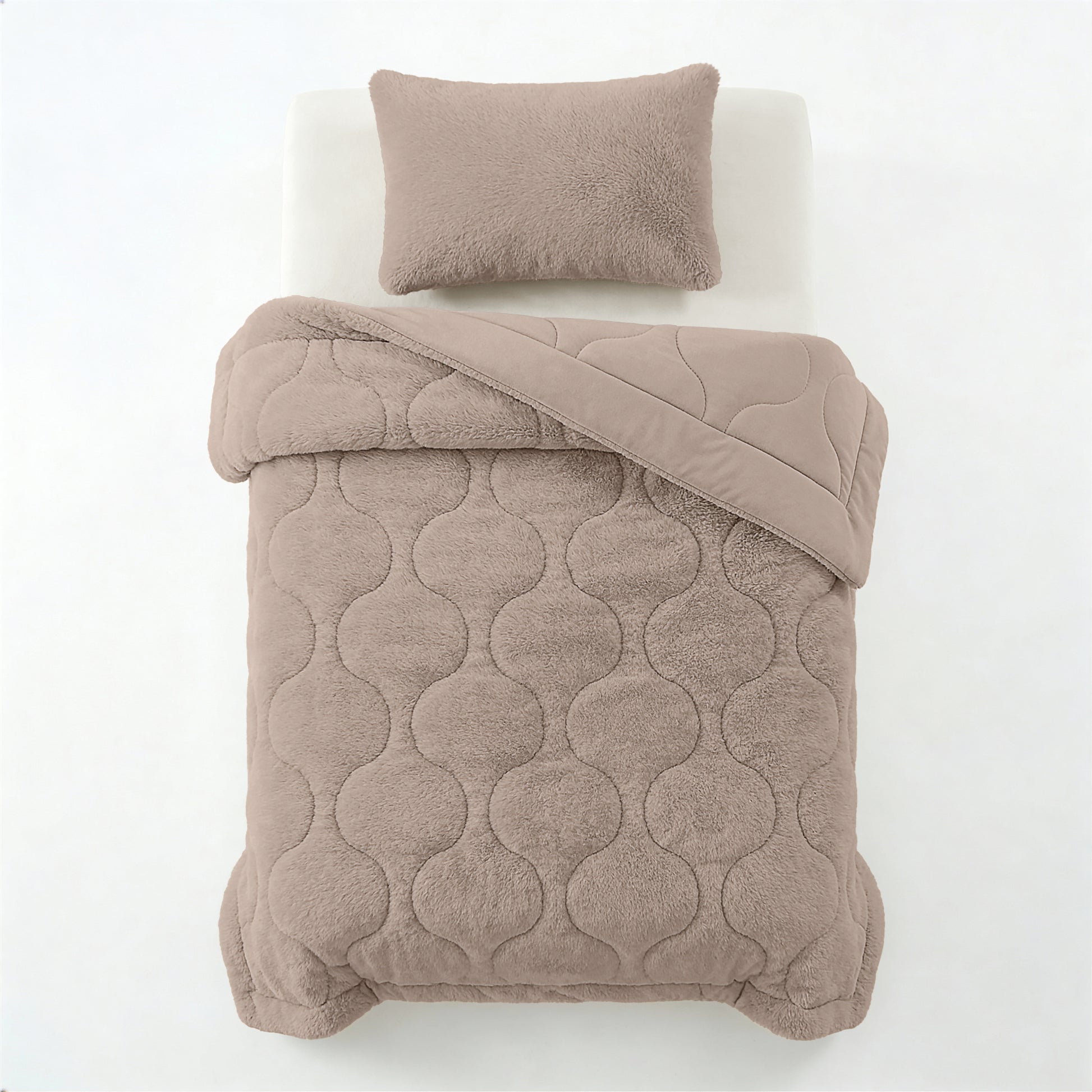 Lazy Dekbed Faux Fur Taupe Met Kussenslopen