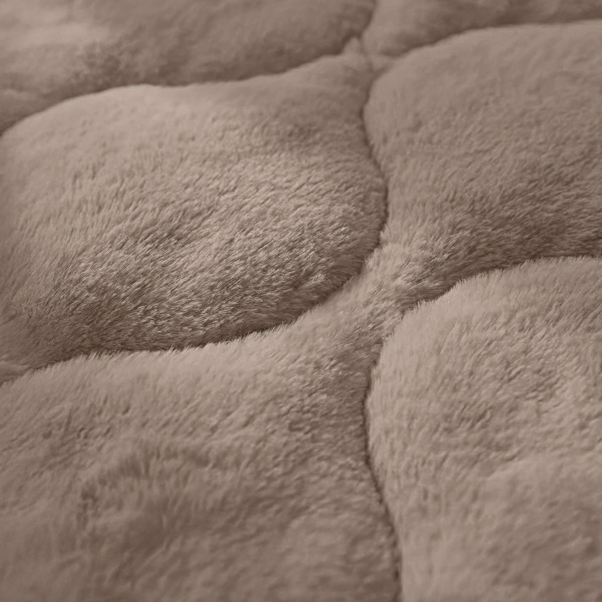Sleeptime Lazy Dekbed Faux Fur Taupe Met Kussenslopen – afbeelding 10