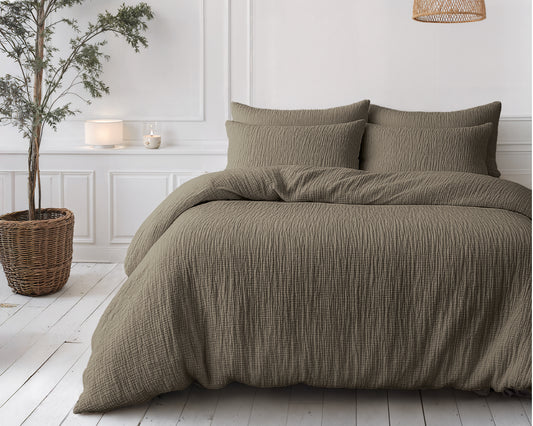 Lazy Dekbed Mousseline Taupe Met Kussenslopen