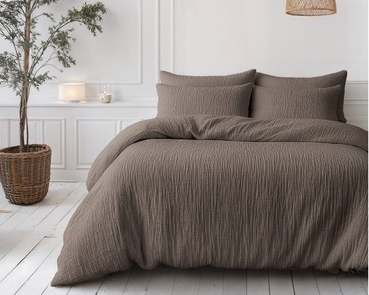 Lazy Dekbed Mousseline Donker Taupe Met Kussenslopen
