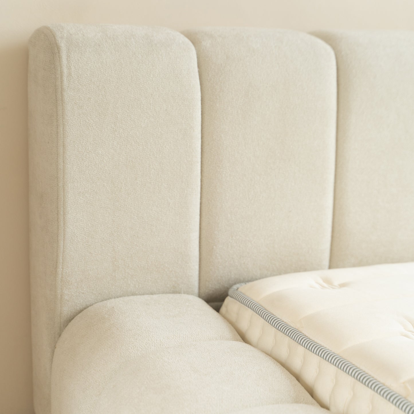 Adore Designbed Beige
