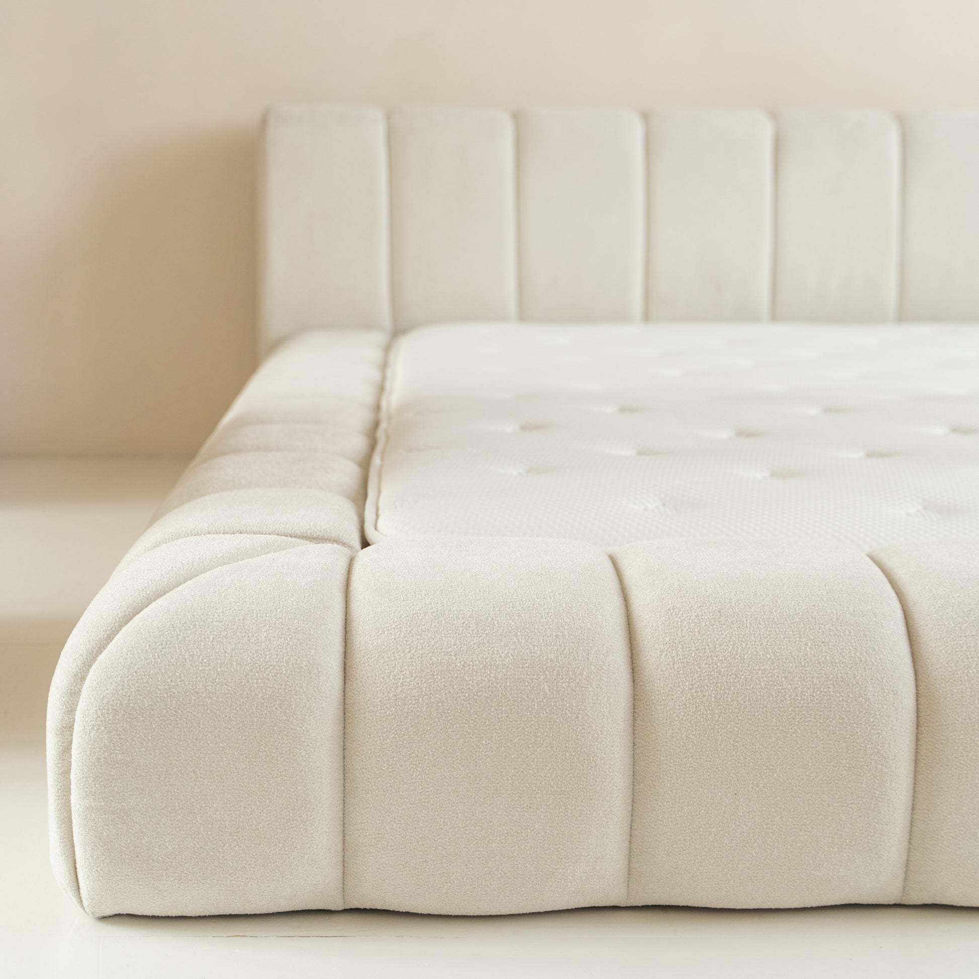Adore Designbed Beige